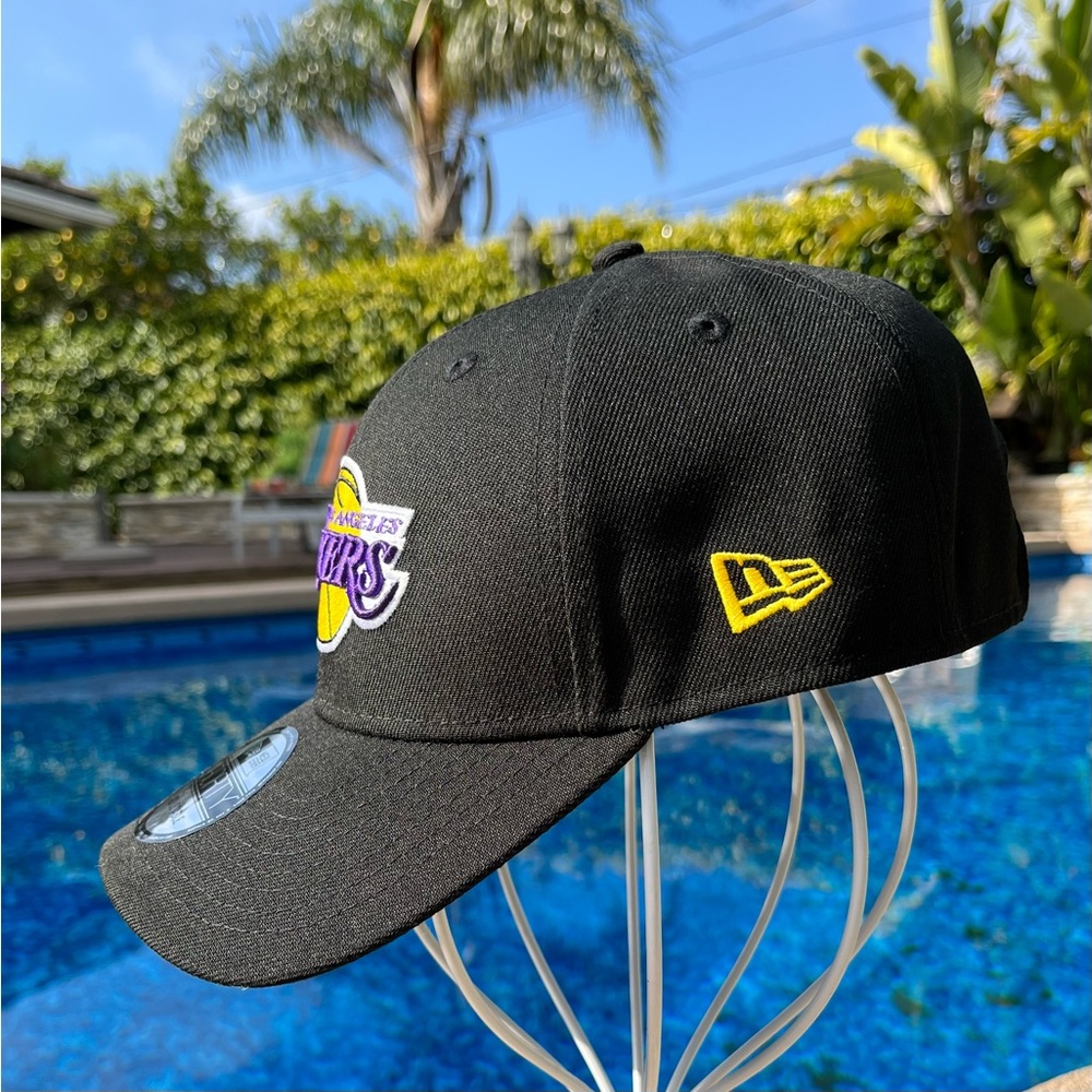 New Era Los Angeles Lakers Hat - Picture 8 of 10